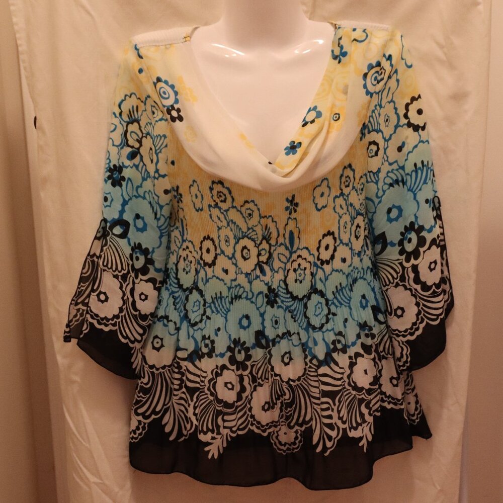 EUC NICOLA Blouse Size L